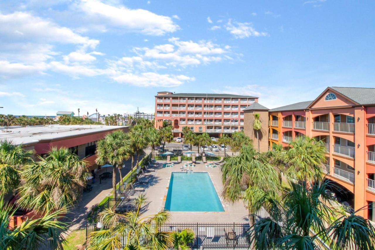 Quality Inn & Suites Galveston - Beachfront Exterior photo