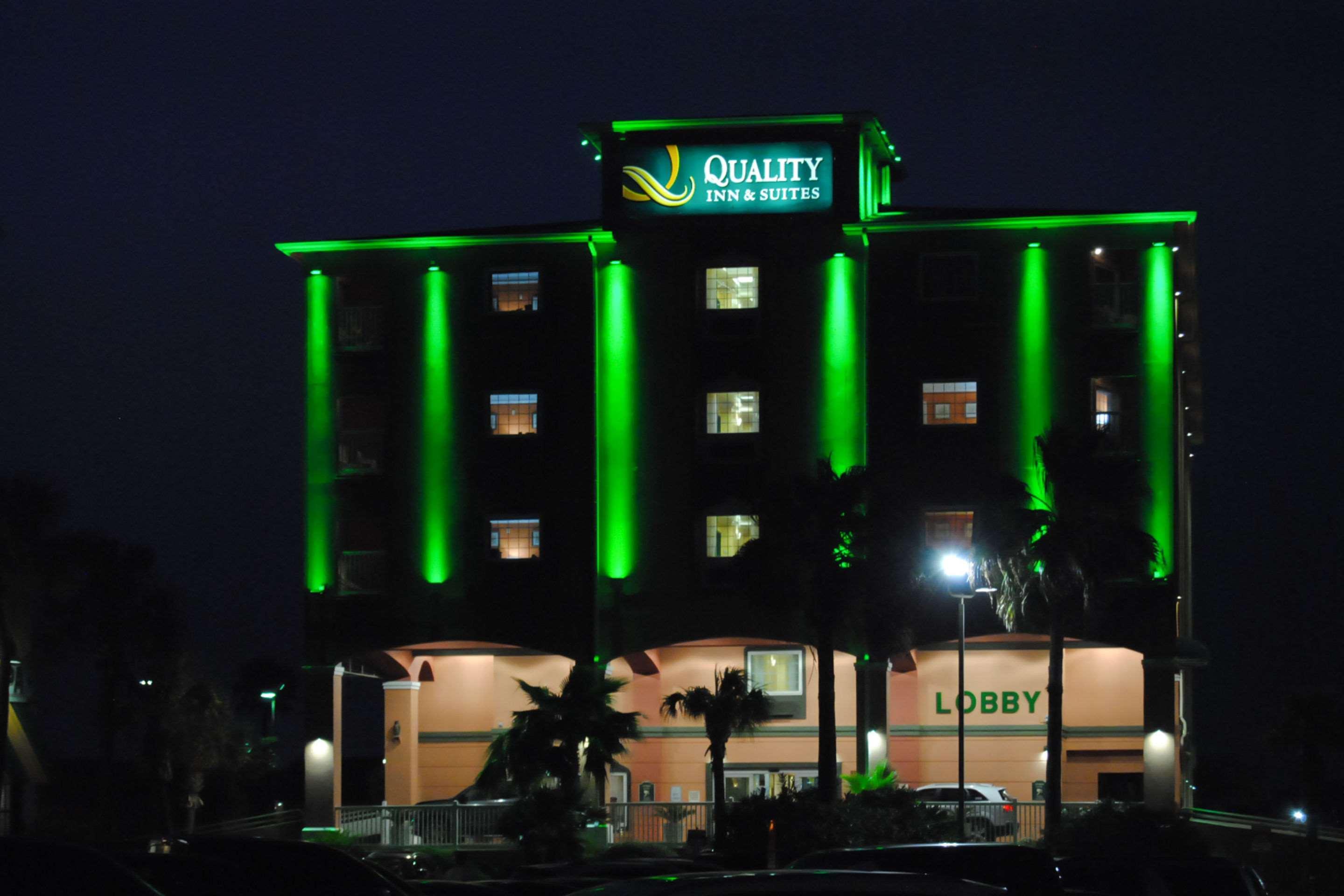 Quality Inn & Suites Galveston - Beachfront Exterior photo