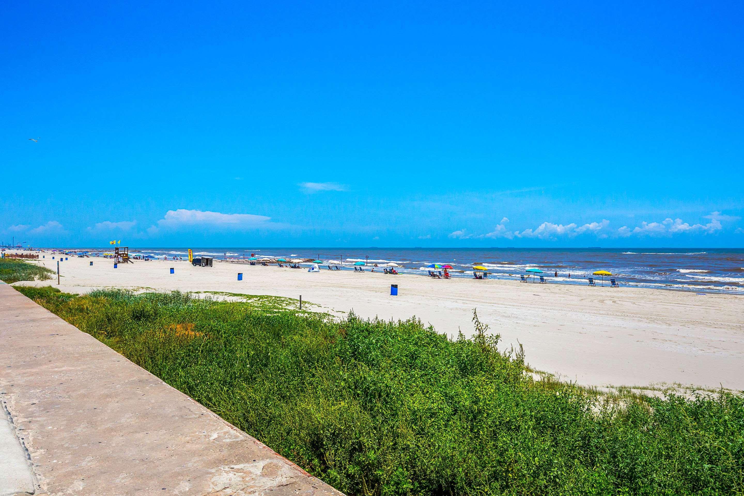 Quality Inn & Suites Galveston - Beachfront Exterior photo