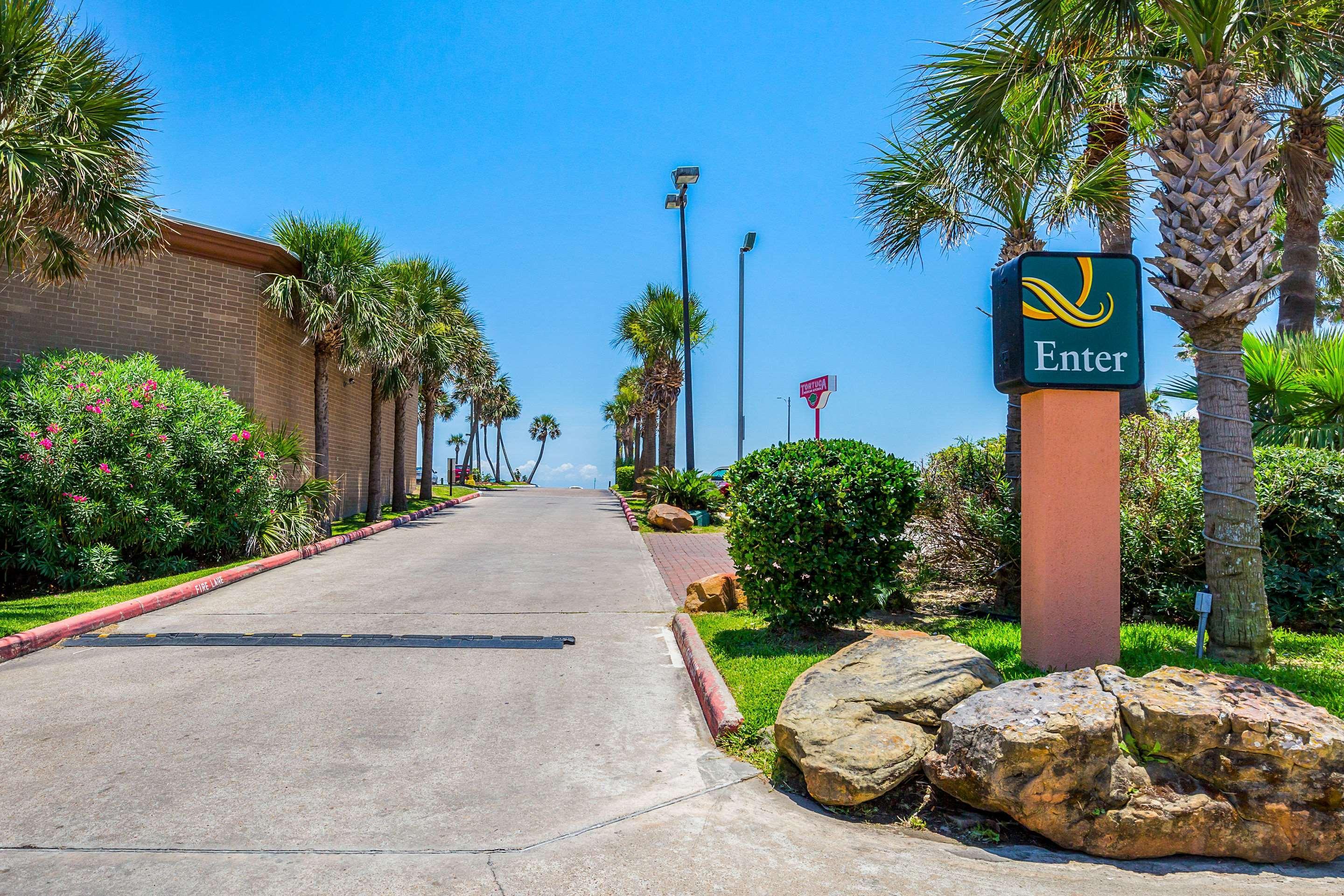 Quality Inn & Suites Galveston - Beachfront Exterior photo
