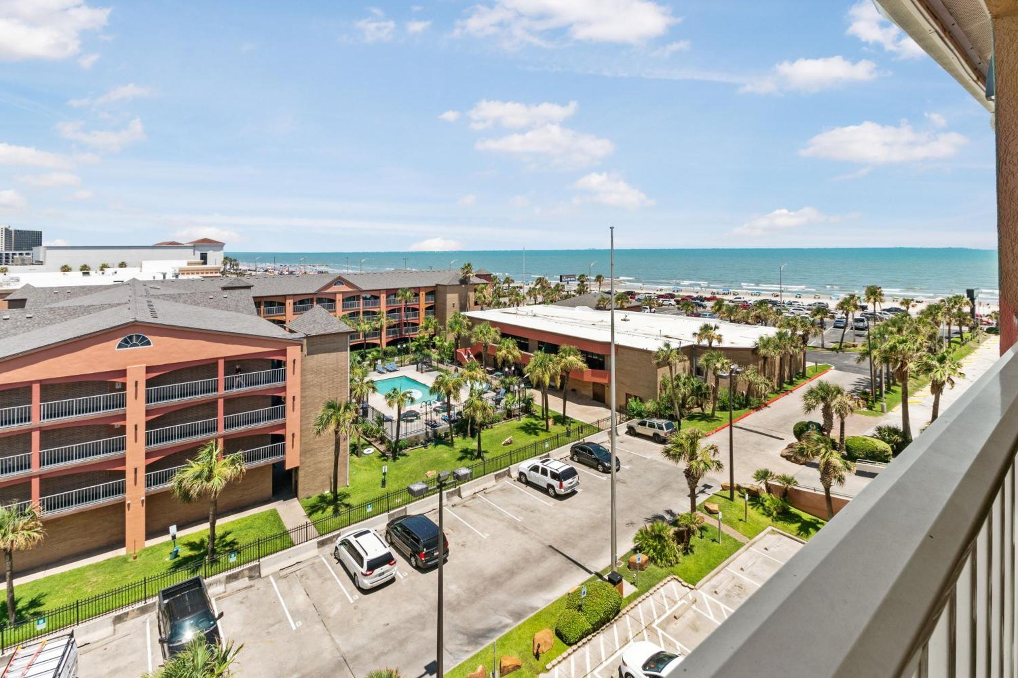 Quality Inn & Suites Galveston - Beachfront Exterior photo